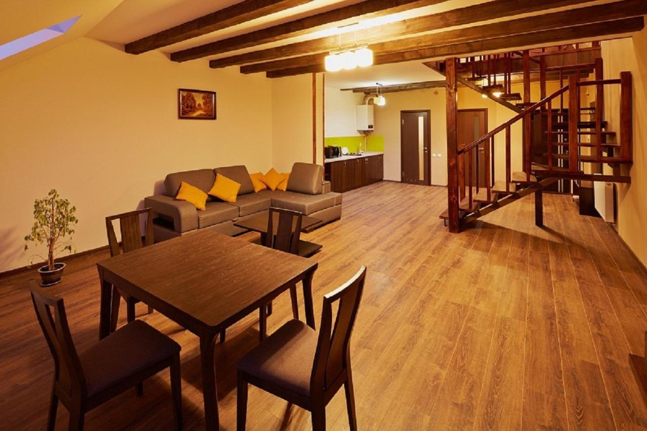 Apartment On Lychakivska ลวีฟ ภายนอก รูปภาพ